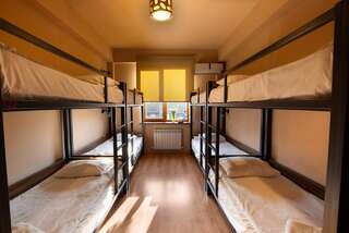 Хостелы Kantar Hostel Ереван Кровать в общем 8-местном номере-1